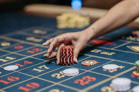 Người dùng Việt Nam chơi slot online trên điện thoại tại nhà